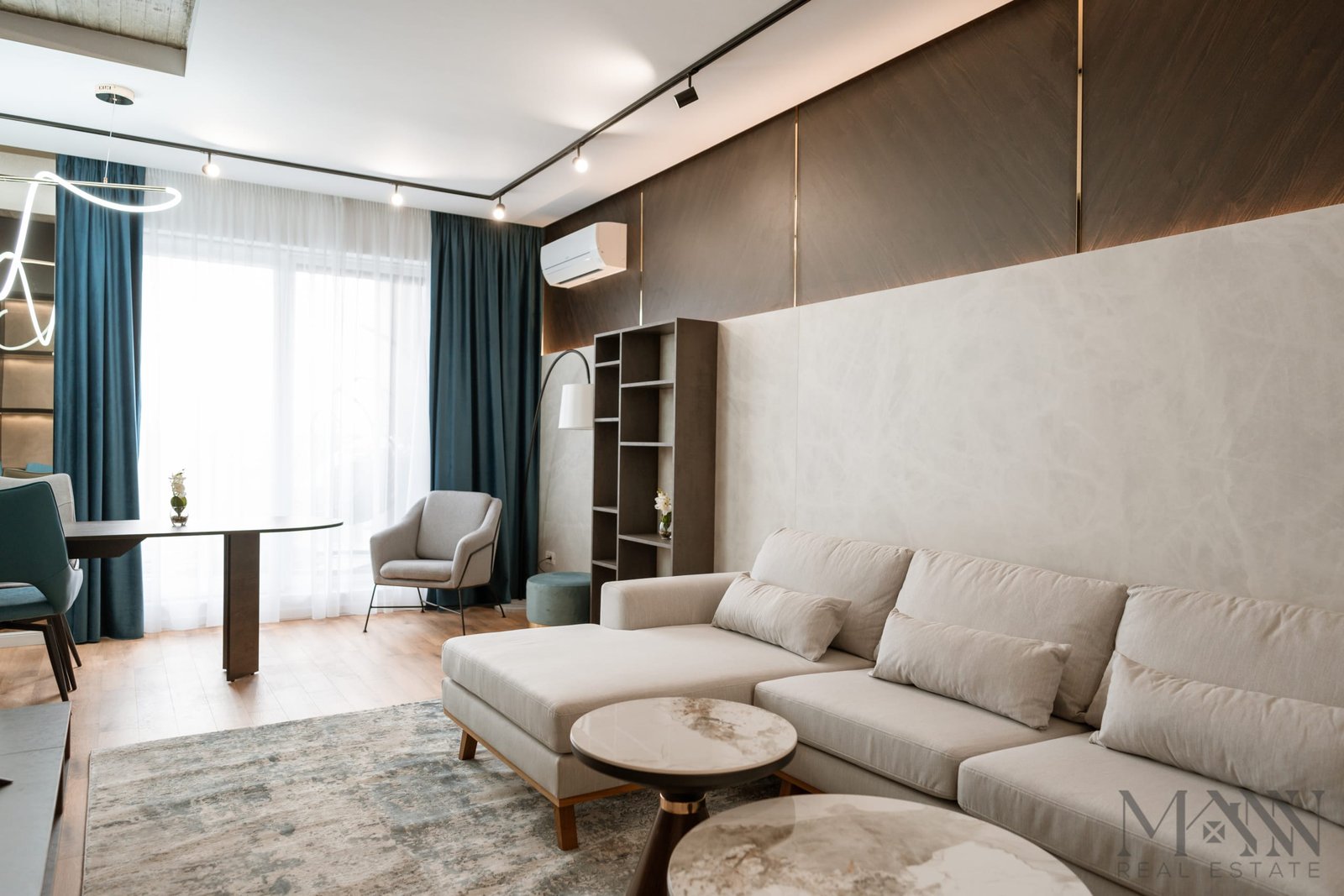 Apartament – Penthouse 3 camere de vanzare, inchiriere Cantemir Oradea lux AP0066 – 01