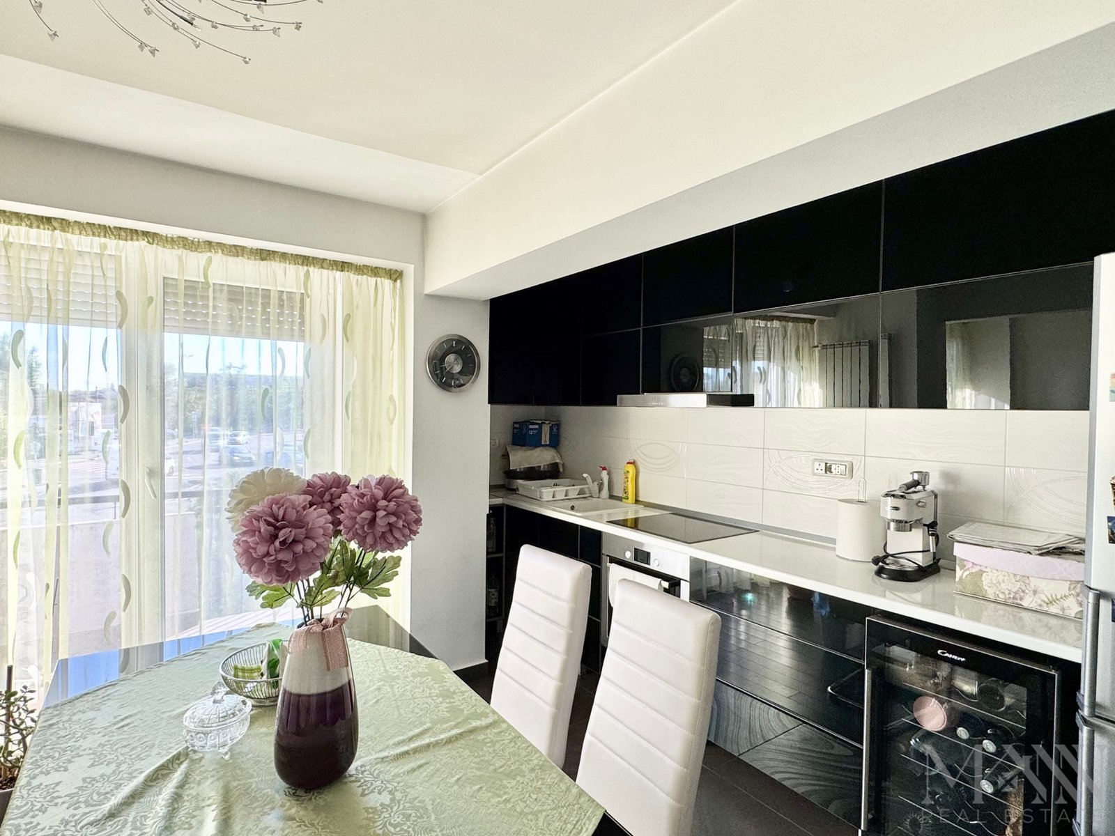 Apartament 2 camere de vanzare etaj 1 decebal oradea AP0083 – 08