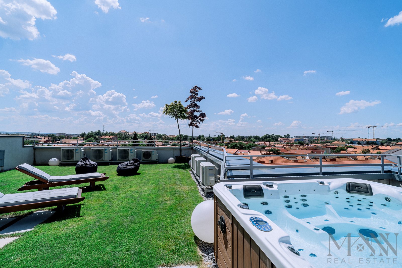Penthouse lux de vanzare ultracentral Oradea AP0103 – 80